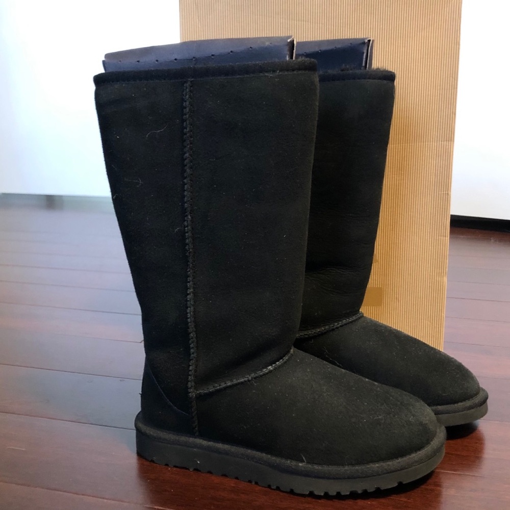 NEW Girl’s Ugg Classic Tall II Boots Size 2 - Picture 11 of 12